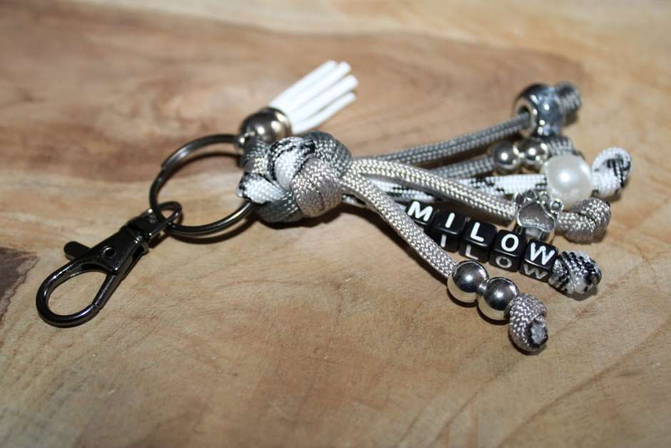 Personalisierter Schlüsselanhänger Millow Silber, weiß